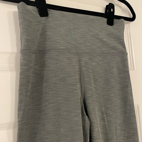 Athleta Ultra High Rise Elation 7/8 leggings, grey, size small - Picture 5 of 5